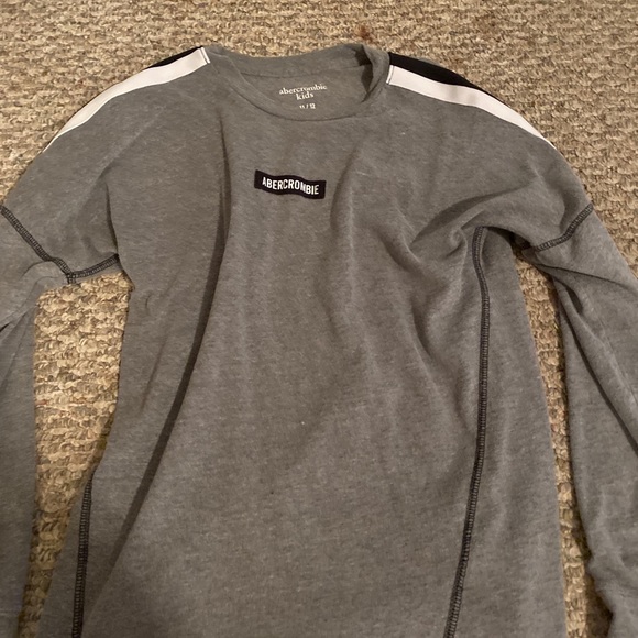 Long sleeve Abercrombie shirt 🤍 - Picture 1 of 1
